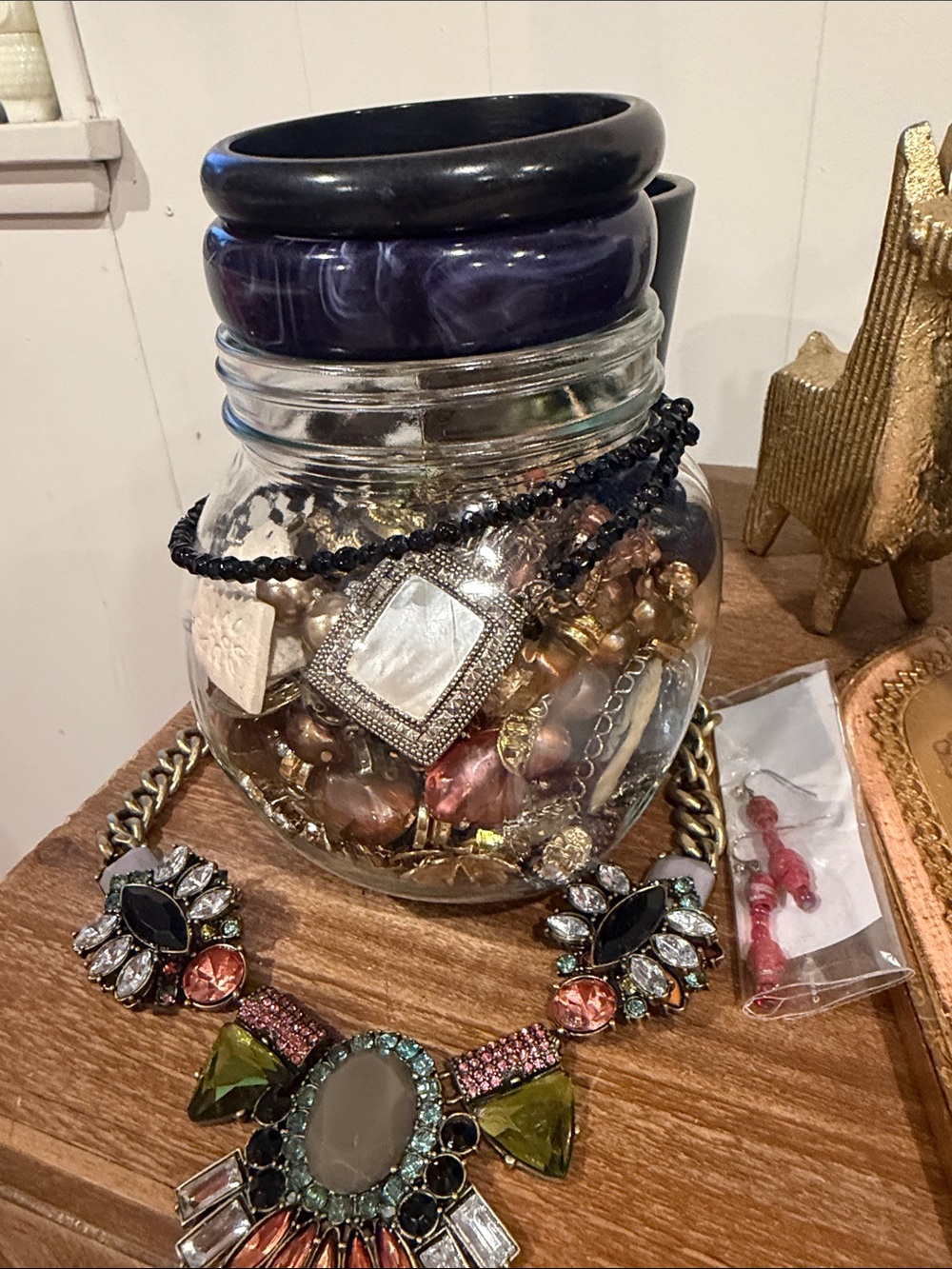 Midnight Garden: An Olivia Welles statement mystery journey of jewelry - Picture 4 of 11
